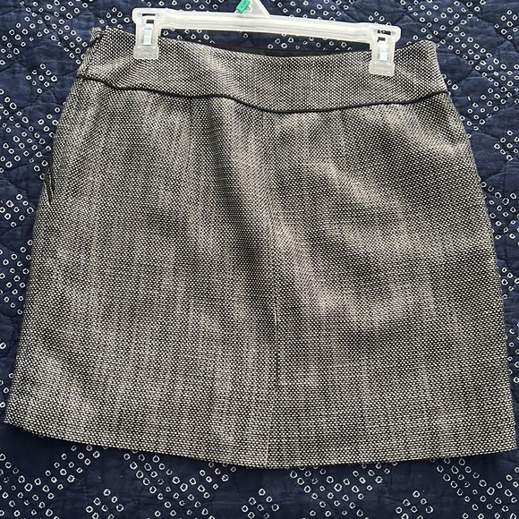 Limited , size 6 tweed skirt - Picture 2 of 5